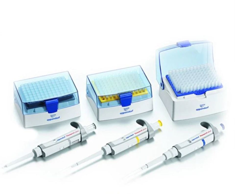 Eppendorf Research® Plus Otomatik Pipet Seti: 0.5 – 10 µL, 10 – 100 µL, 100 – 1,000 µL Kutulu Uçları ile Komple Set – Option 1
