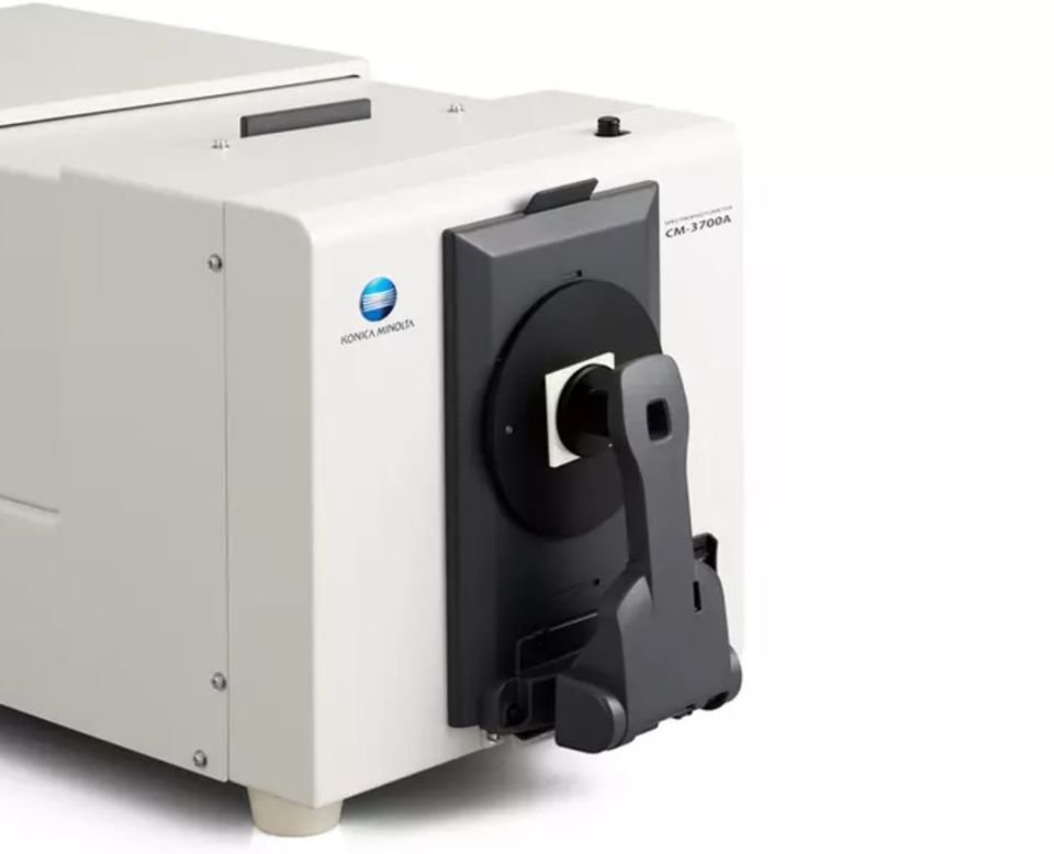 Konica Minolta CM-3700A Model Masa Üstü Renk Ölçer (Spektrofotometre)