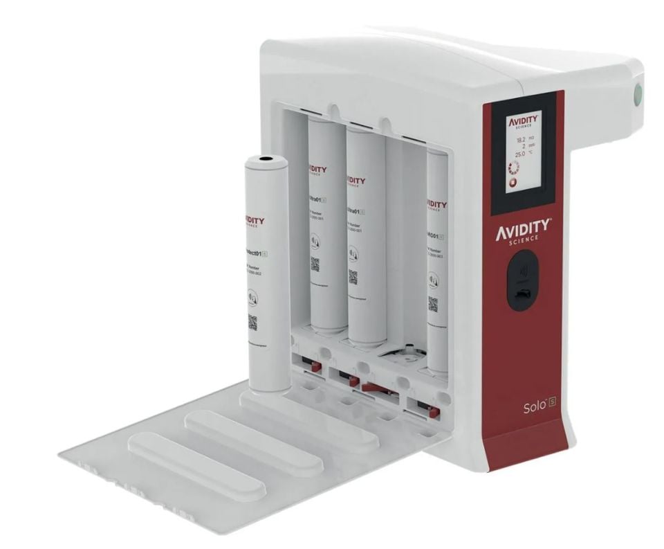 Avidity Science Solo™ S UVTOC Model Ultra Saf Su Saflaştırma Sistemi, Tip 1