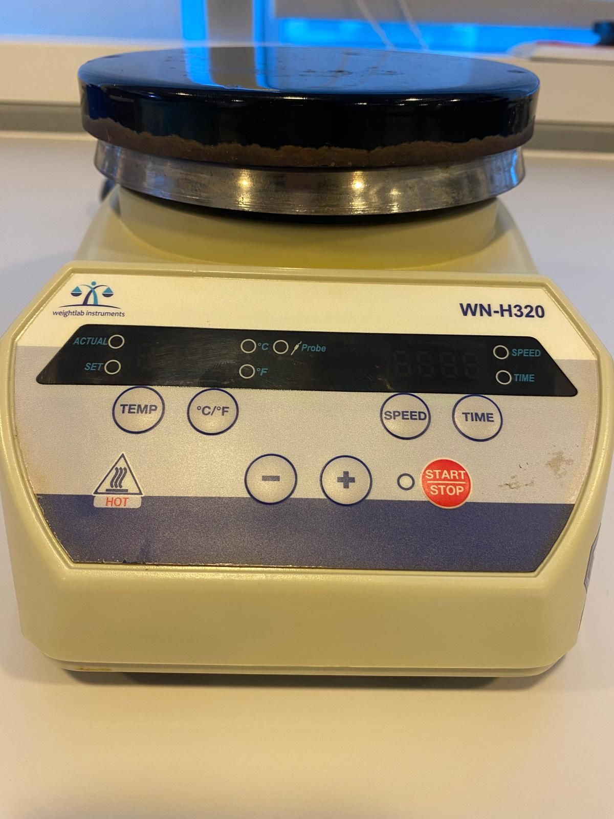 Weightlab WN-H320 Model Dijital Isıtıcılı Manyetik Karıştırıcı, 200-2200 rpm, Ortam sıcaklığı - 320 °C (Yenilenmiş 2. el)