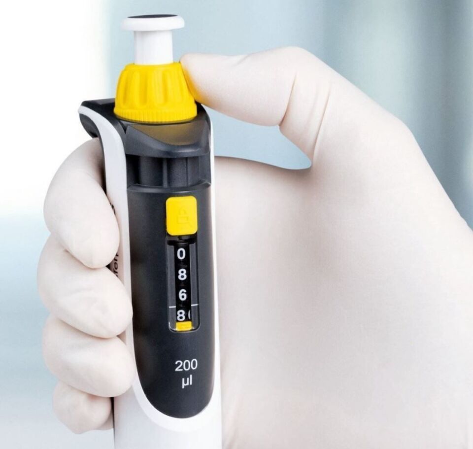 Brand Transferpette® S 705893 Starter-kit Standard Model Tek Kanallı Ayarlanabilir Mikropipet Seti, 3 pipet: D-10 (0,5-10µl), D-100 (10-100µl), D-1000 (100-1000µl)