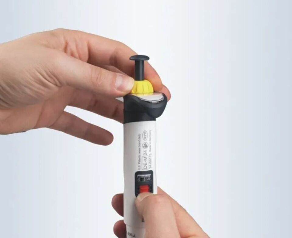 Brand Transferpette Pro Model 5 - 50 µl Tek Kanallı Ayarlanabilir Mikropipet (706873)