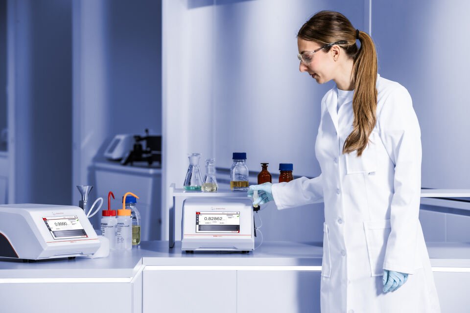 Anton Paar DMA 1002 Model Kompakt Dijital Masa Üstü Yoğunluk Ölçer